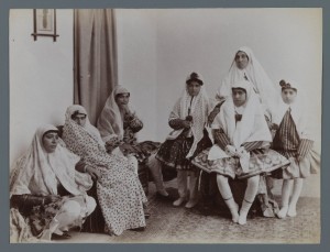 Brooklyn_Museum_-_Harem_Scene_with_Mothers_and_Daughters_in_Varying_Costumes_One_of_274_Vintage_Photographs